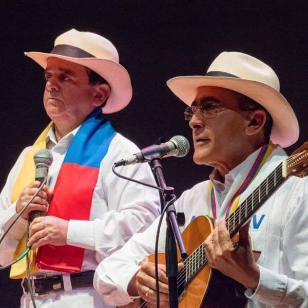 HOMENAJE A LAS MADRES - DUETO MEJÍA Y VALENCIA
