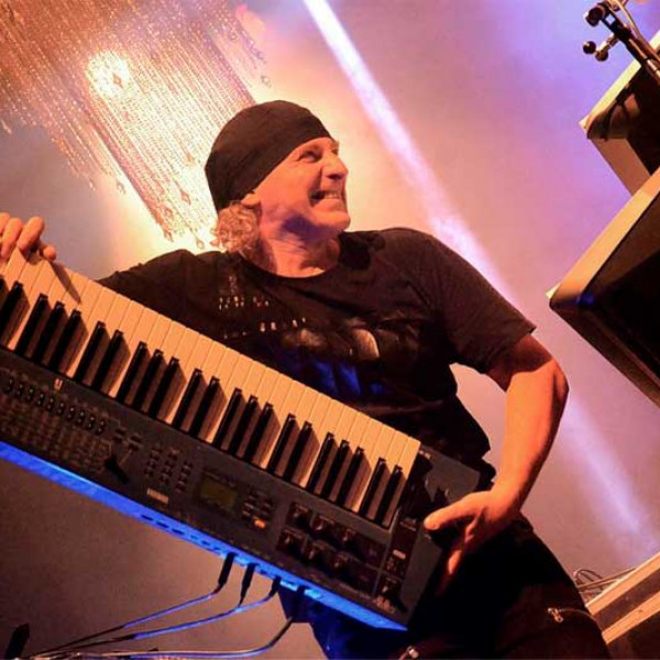 HUGO BISTOLFI   LEGENDARIO EX - TECLADISTA DE RATA BLANCA